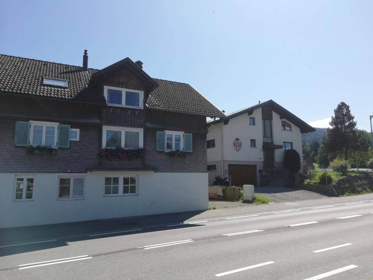 Gemuetliche Wohnung In Einfamilienhaus Alberschwende Exterior photo
